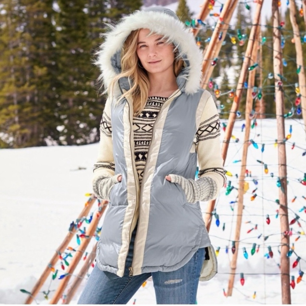 Sundance Alpine Walk Down Filled Zip Up Puffer Vest Detachable Hood Fur Trim